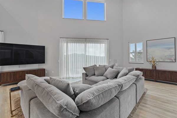 Gallery Living Room 06