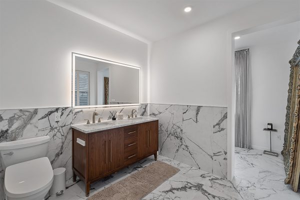 Gallery Primary 1 Bathroom 02