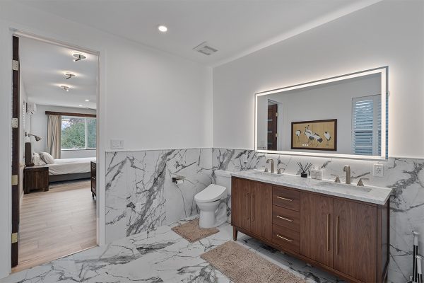 Gallery Primary 1 Bathroom 03