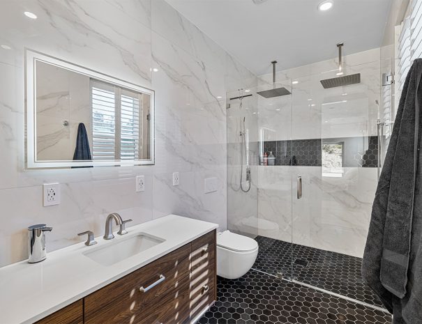 Gallery Primary 2 Bathroom 01